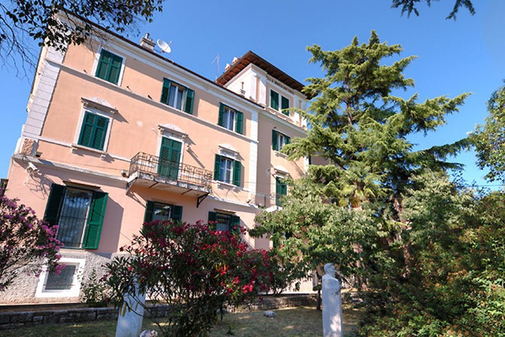 (Gradska knjižnjica Rovinj) (Gradska knjižnjica Rovinj)